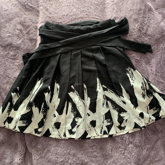 Black and White Silk Skirt - Picture 1 of 1